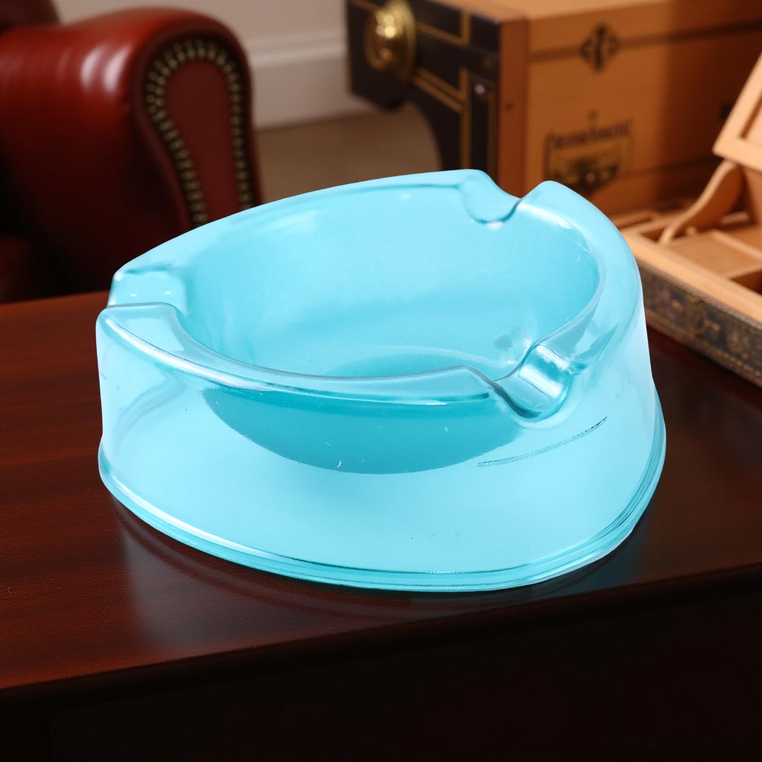 Oblivion Heavy-Duty Transparent Plastic Ashtray with Triple Rest Slots – Anti-Slip Base (1 Pc) Oblivion Heavy-Duty Transparent Plastic Ashtray with Triple Rest Slots – Anti-Slip Base (1 Pc)
